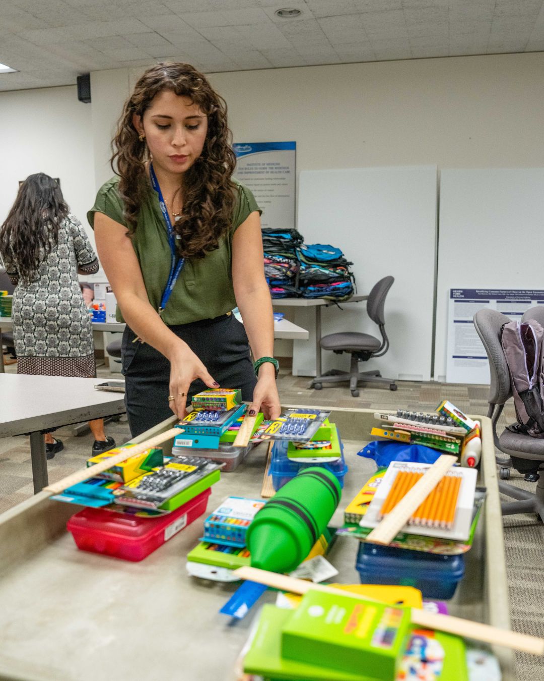 Henry Ford Health Latinx ERG Reaches Milestone Goal Supporting Local Hispanic and Latino Families detail 3
