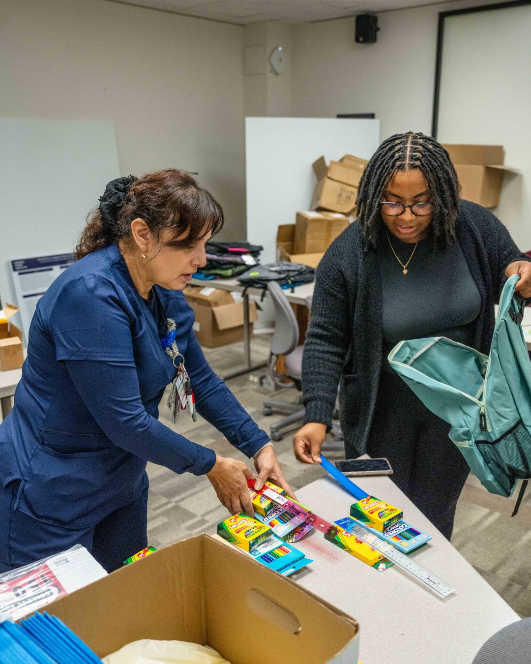 Henry Ford Health Latinx ERG Reaches Milestone Goal Supporting Local Hispanic and Latino Families detail 4