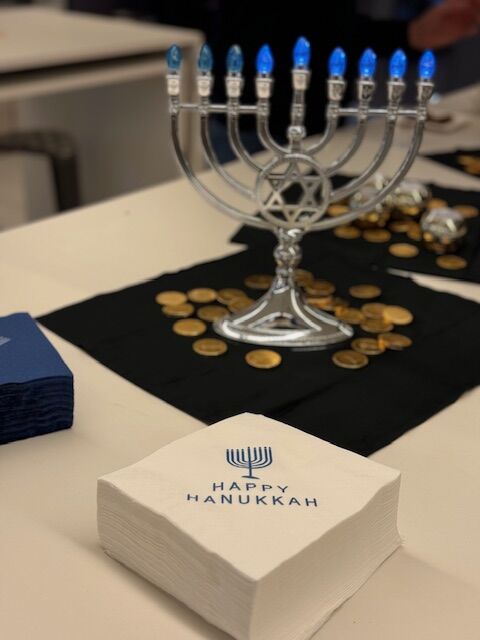 Teneo Shalom ERG Hosts Hanukkah Celebration at Teneo