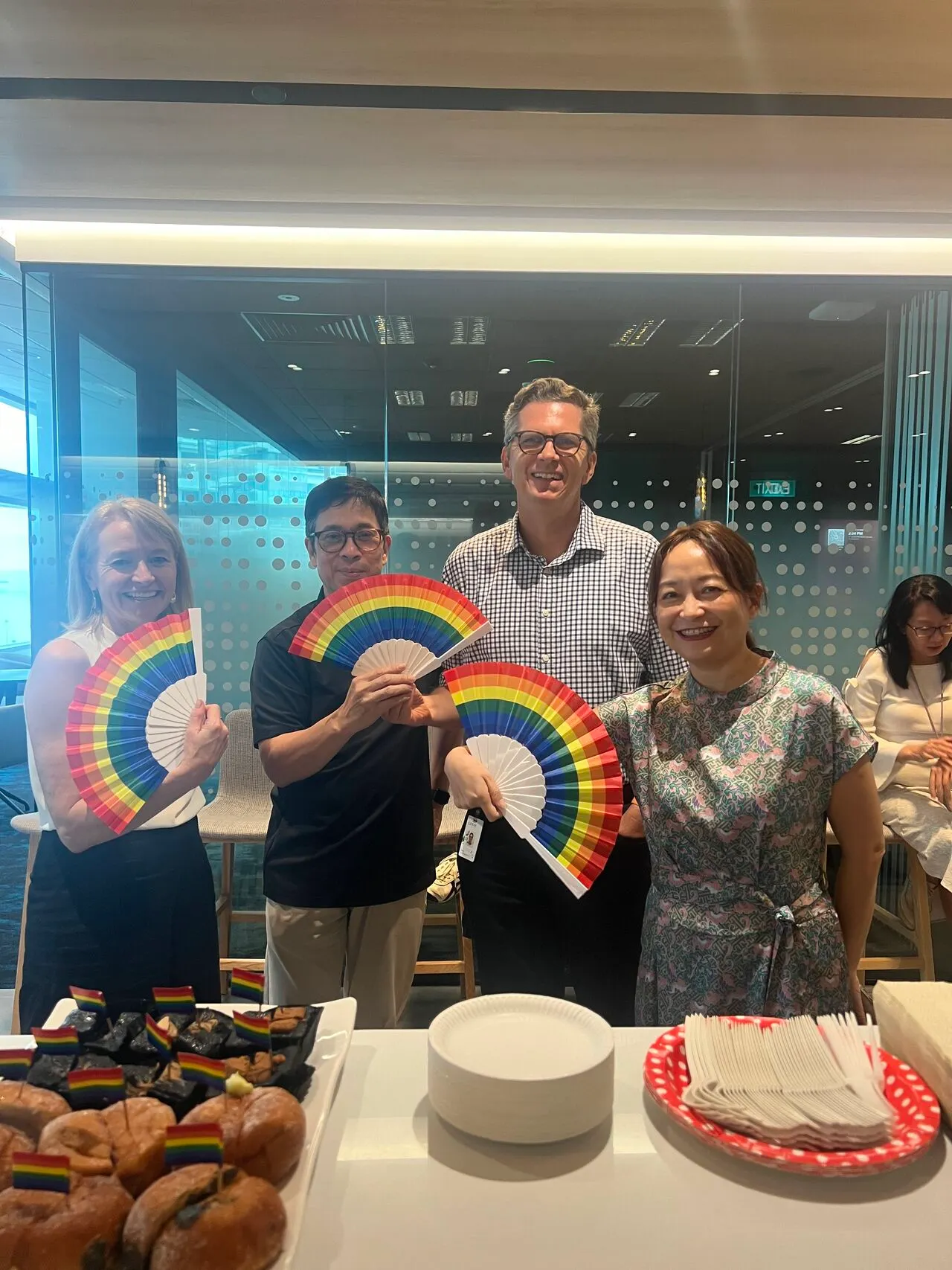 Juniper Networks LGBTQIA+ ERG Celebrates Pride Month with Fun Run, Drag Bingo, and Allyship Sessions
