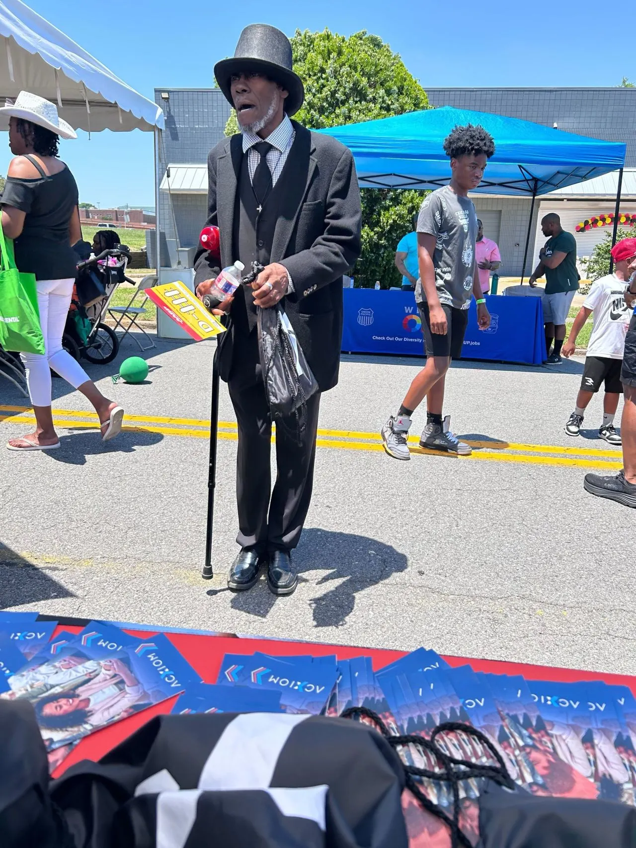 Acxiom Black ERG Celebrates Juneteenth in Little Rock with Community Booth Brunch and 5K in Partnership with ABEN detail 4