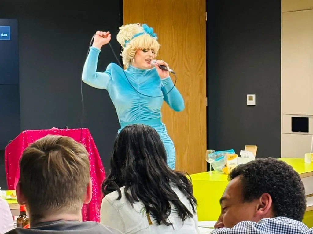 Teneo LGBTQIA+ ERG Hosts Drag Bingo Night to Kick Off Pride Month detail 2