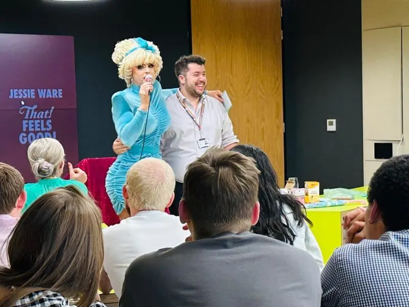 Teneo LGBTQIA+ ERG Hosts Drag Bingo Night to Kick Off Pride Month detail 11