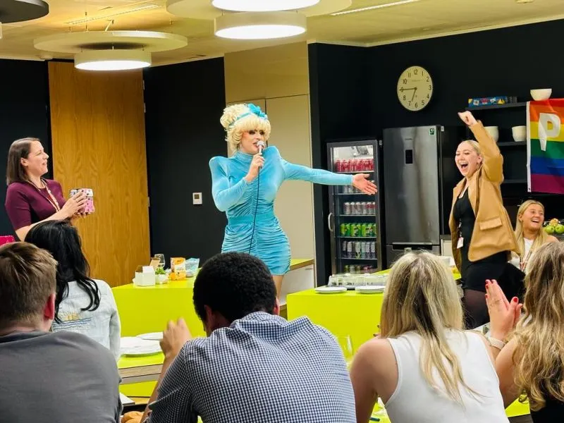 Teneo LGBTQIA+ ERG Hosts Drag Bingo Night to Kick Off Pride Month detail 9