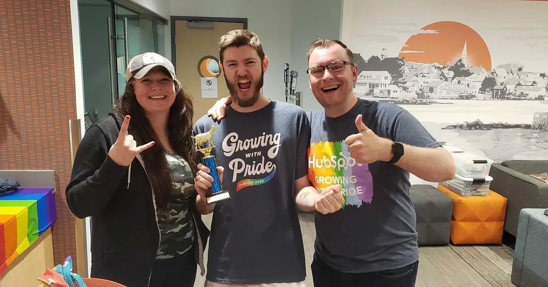 HubSpot LGBTQIA+ ERG Hosts Pride Month Trivia Night in Portsmouth detail 2