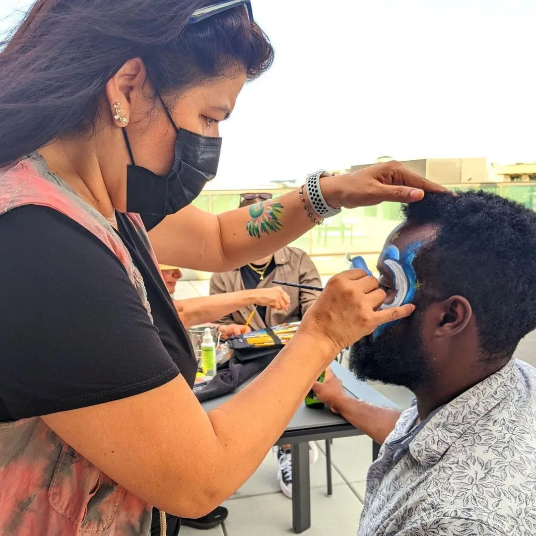 Weber Shandwick LGBTQIA+ ERG Hosts Rooftop Pride Celebration detail 2