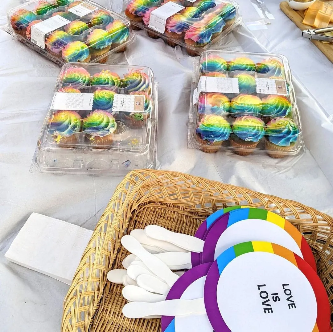Weber Shandwick LGBTQIA+ ERG Hosts Rooftop Pride Celebration detail 3