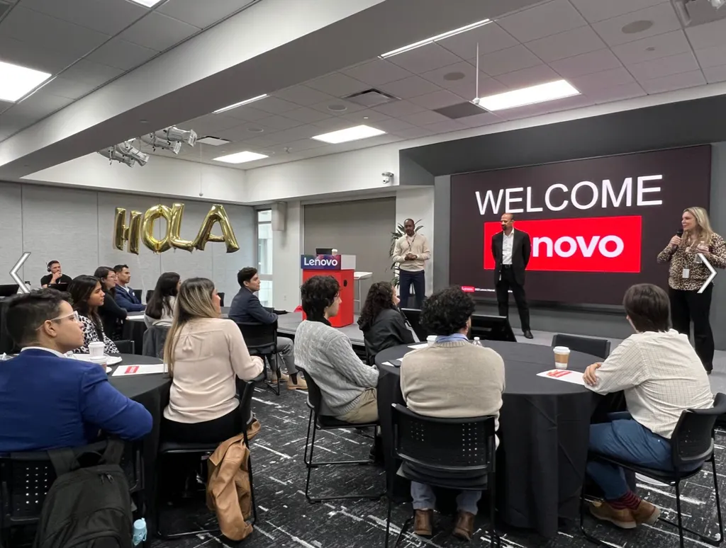 Lenovo Latinx ERG Hosts First Bilingual University Event for Hispanic Heritage Month detail 2
