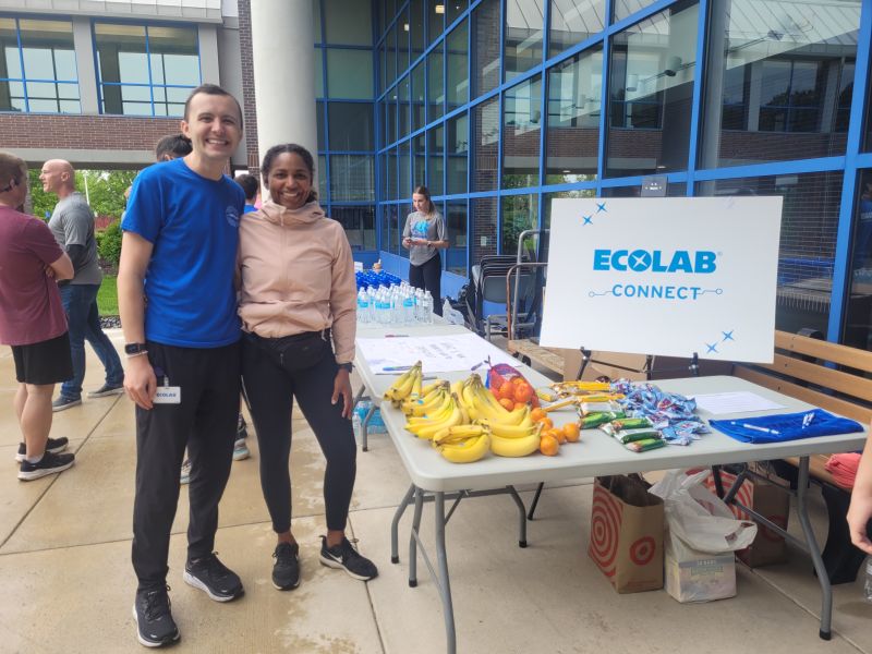 Ecolab ERGs Celebrate Work Anniversaries and Strengthen Belonging Through Community Impact detail 2