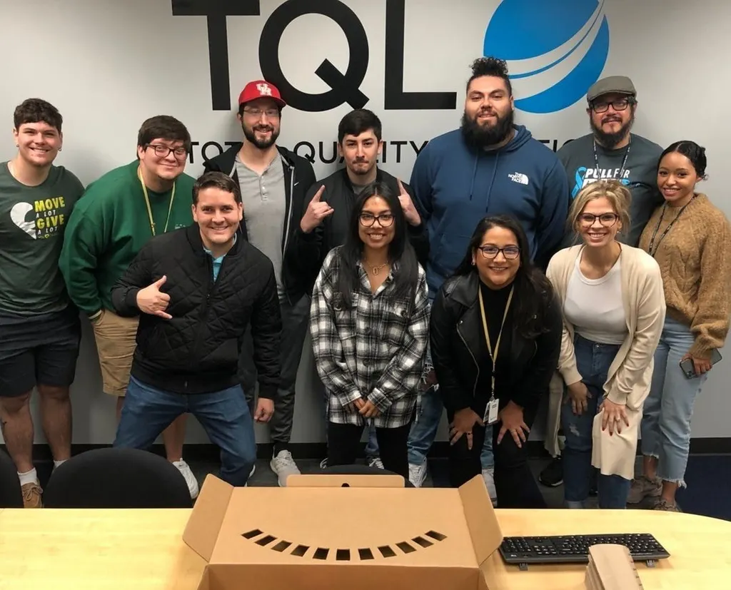 Total Quality Logistics Latinx ERG Donates to Hispanic Heritage Foundation During Heritage Month detail 2